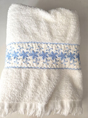 Wamsutta "Heritage Towels" 41" Bath Towel w/Blue Floral Embroidered
